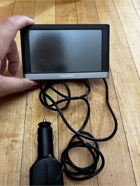 Garmin nüvi 2597LMT Portable GPS Navigator with Car Charger